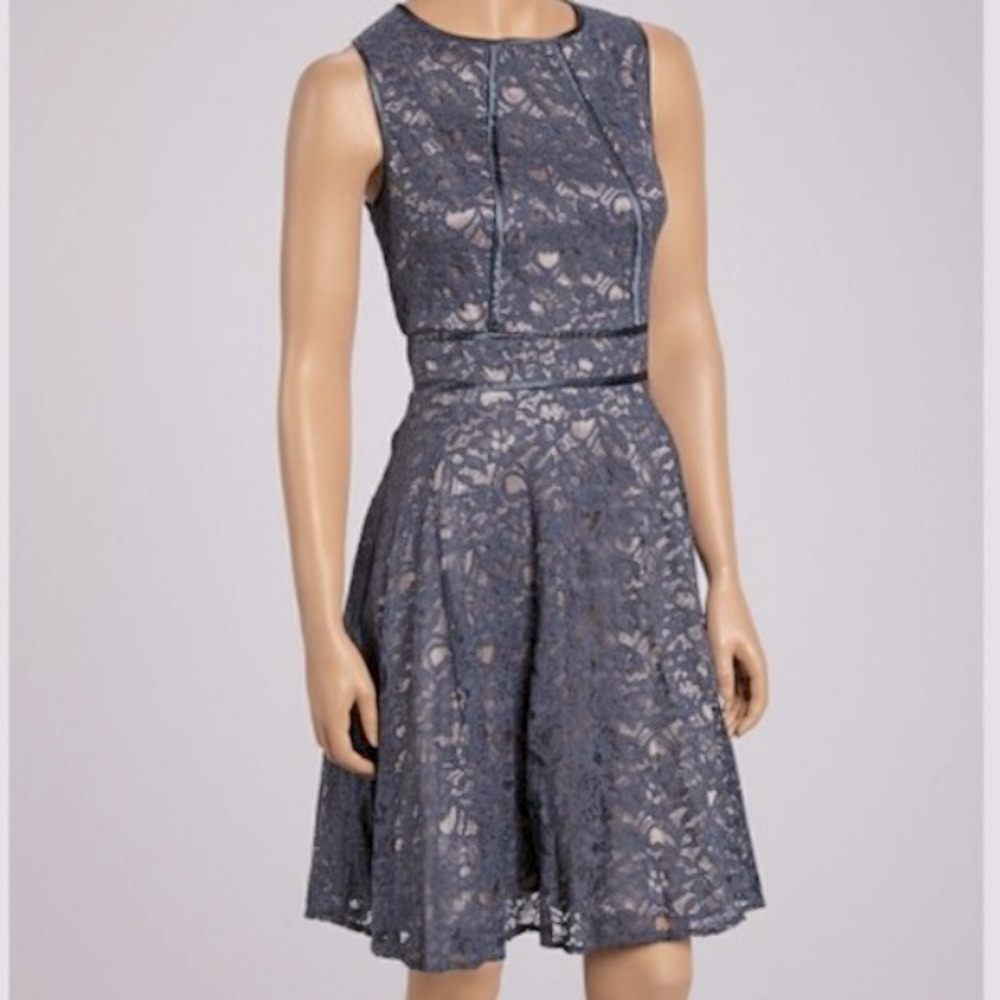 Gabby skye woman’s navy blue lace with taupe lining cocktail dress s/s plus sz